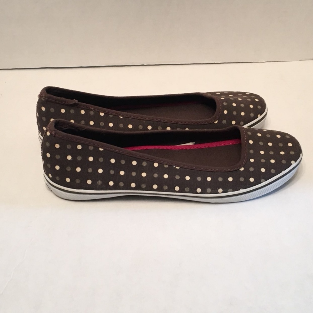 American Eagle polka-dot slip on's